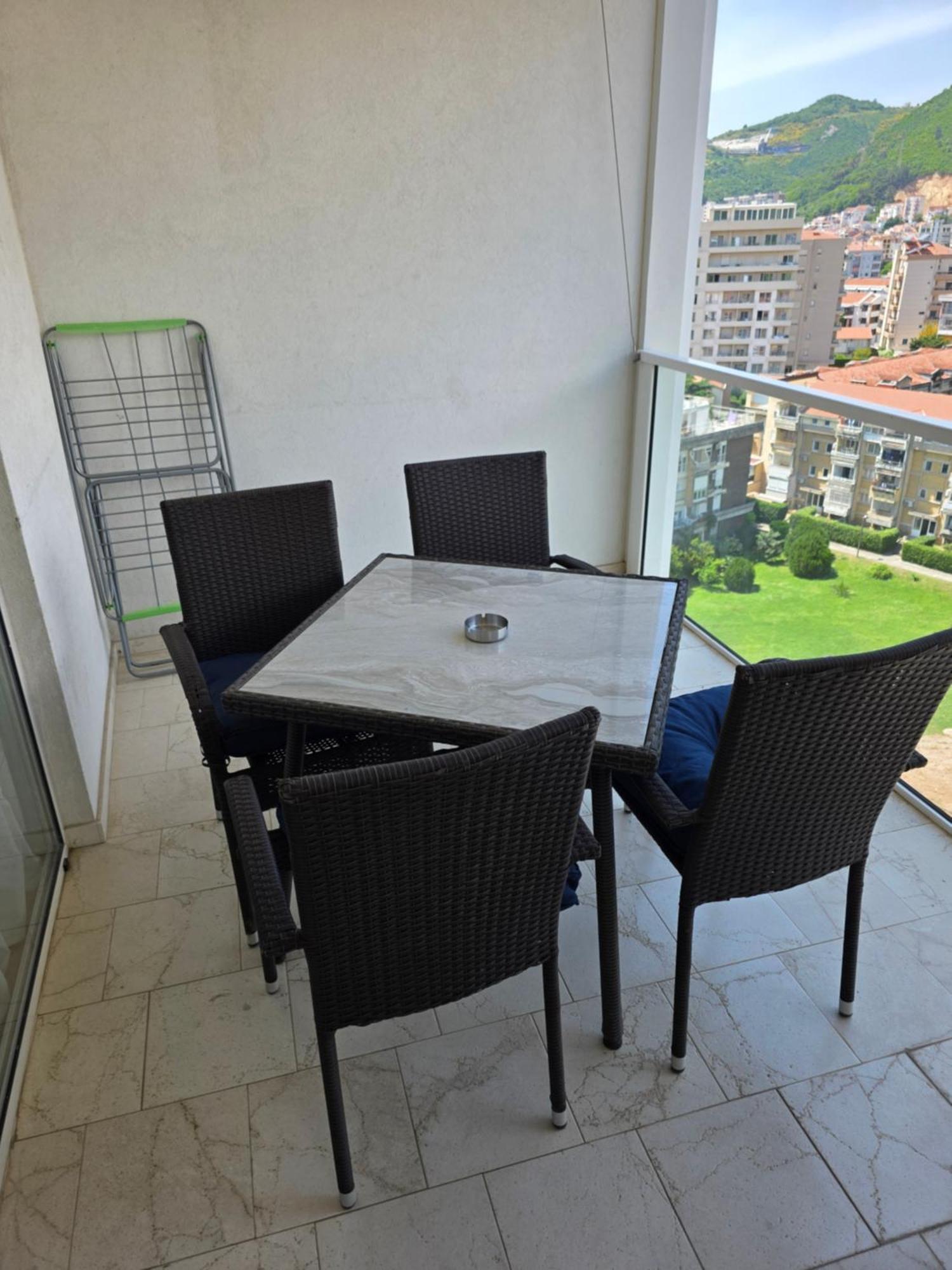 Apartments Menuet بودفا المظهر الخارجي الصورة