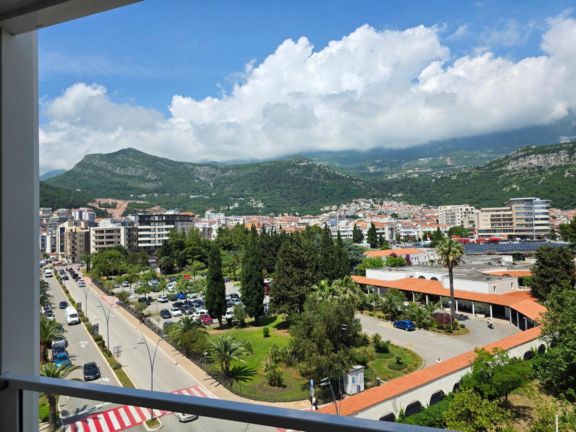Apartments Menuet بودفا المظهر الخارجي الصورة